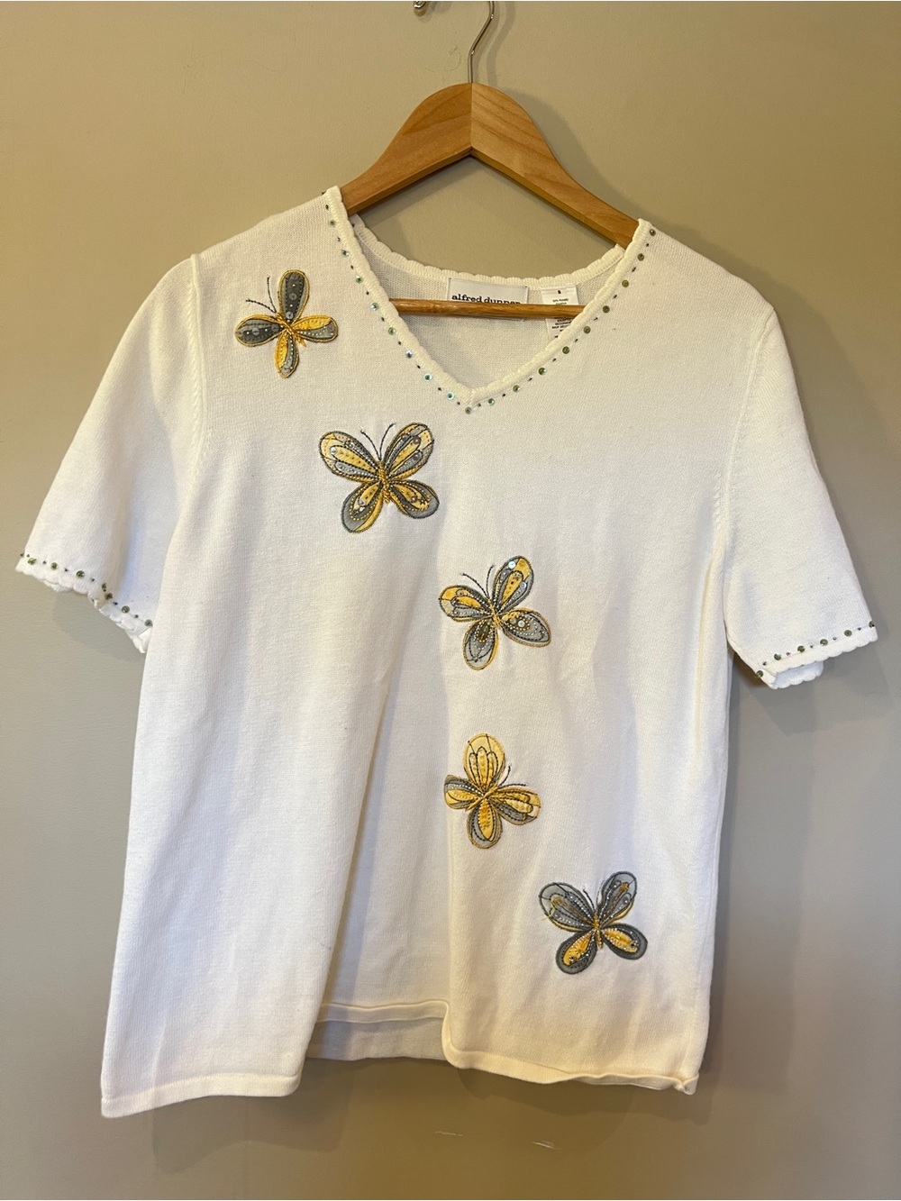 Alfred Dunner White Knit V-Neck Top with Beaded Yellow/Gray Butterfly Embroidery